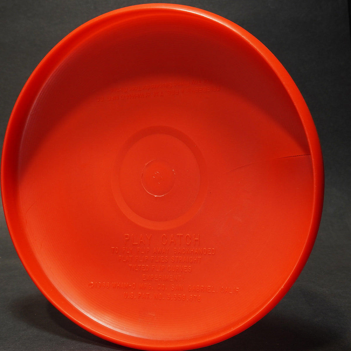 Wham-O Frisbee Regular 19 Mold Flying Disc, Red 9.5-Inch (Cracked)