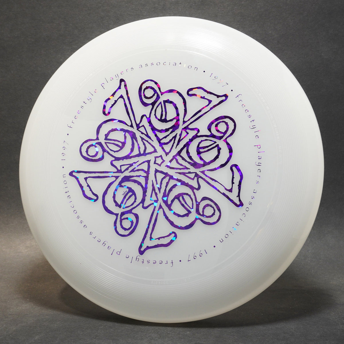Wham-O World Class Frisbee (82 E) Freestyle Players Association '97 Purple Stamp